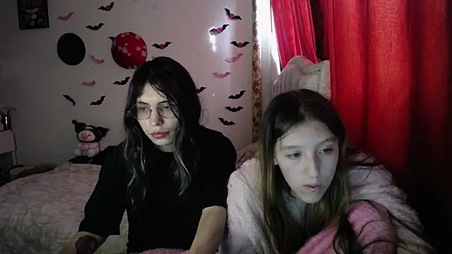 Briar y Blair online show from April 15, 9:04 pm