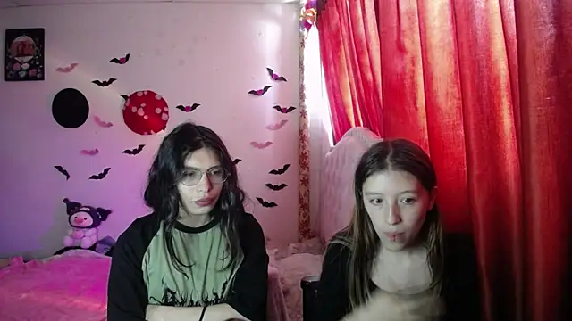 Briar y Blair online show from April 14, 3:28 pm