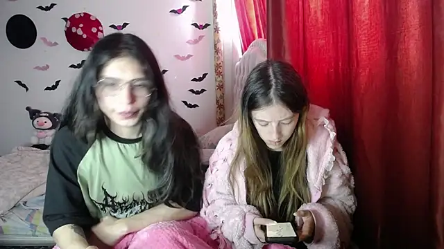 Briar y Blair online show from April 15, 2:43 pm