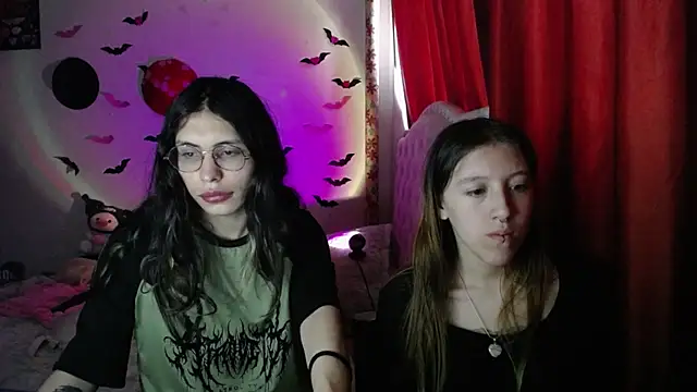 Briar y Blair online show from April 13, 8:35 pm