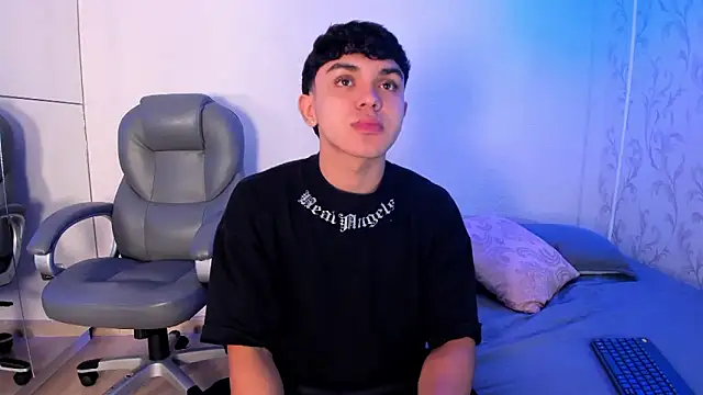  TaylorBlack online show from February 14, 11:32 am