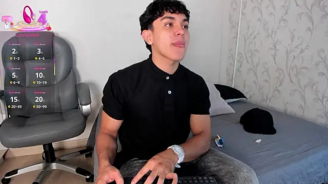  TaylorBlack online show from February 26, 11:43 am