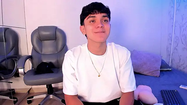  TaylorBlack online show from February 21, 11:45 am