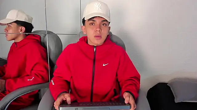  TaylorBlack online show from April 13, 11:36 am