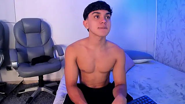  TaylorBlack online show from February 1, 11:41 am