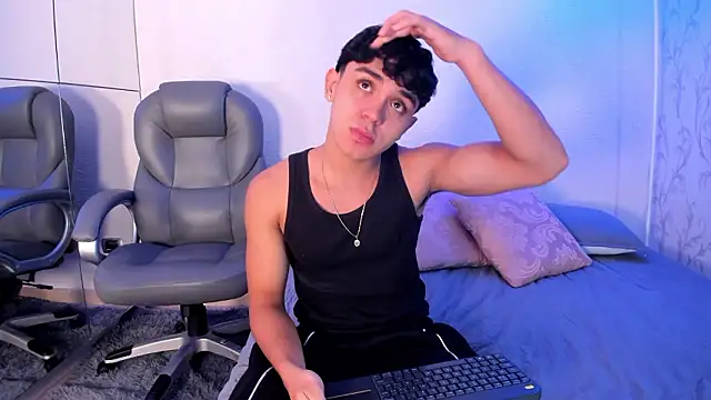  TaylorBlack online show from February 5, 11:39 am