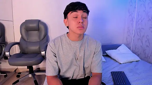  TaylorBlack online show from February 19, 11:40 am