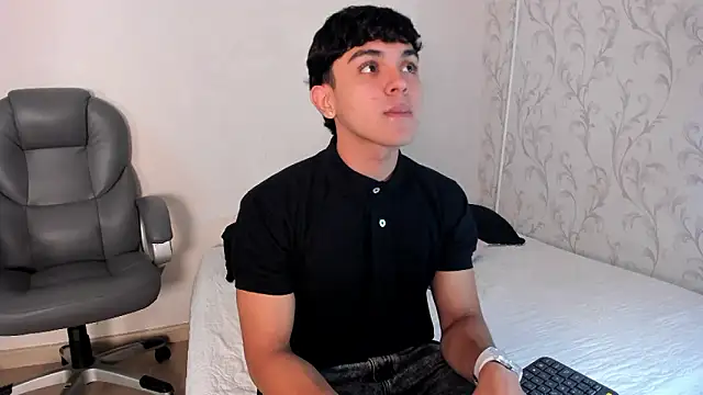  TaylorBlack online show from February 25, 11:43 am