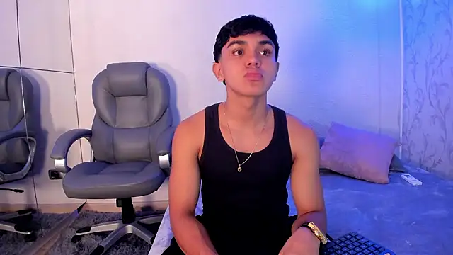  TaylorBlack online show from January 18, 11:35 am