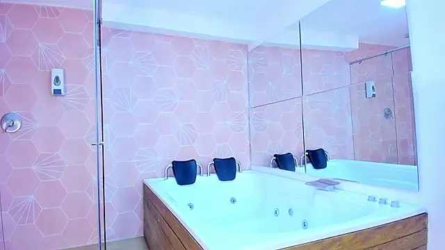  TaylorBlack online show from March 8, 11:46 am