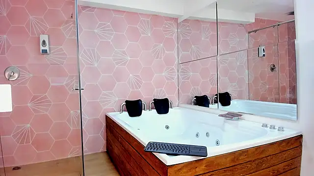  TaylorBlack online show from March 21, 11:36 am