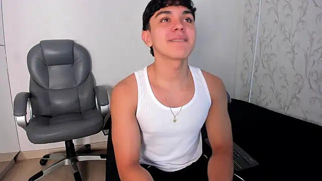  TaylorBlack online show from February 23, 11:33 am