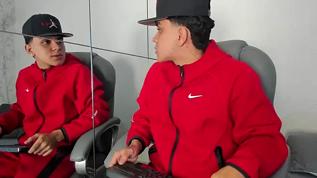  TaylorBlack online show from April 7, 11:45 am