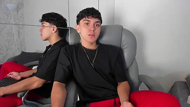  TaylorBlack online show from April 14, 11:48 am