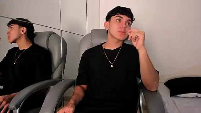  TaylorBlack online show from March 7, 11:38 am