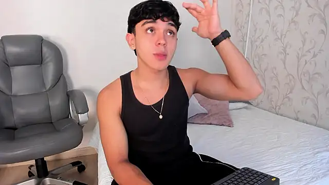  TaylorBlack online show from February 24, 11:33 am