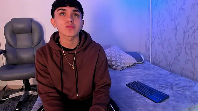  TaylorBlack online show from January 9, 11:39 am