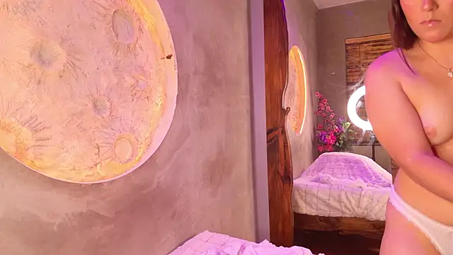 Sarah greyy online show from April 3, 10:00 am