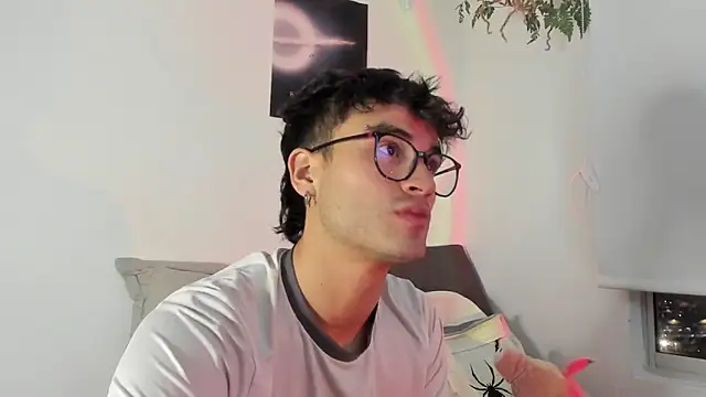 charlie dicker online show from December 17, 11:54 pm