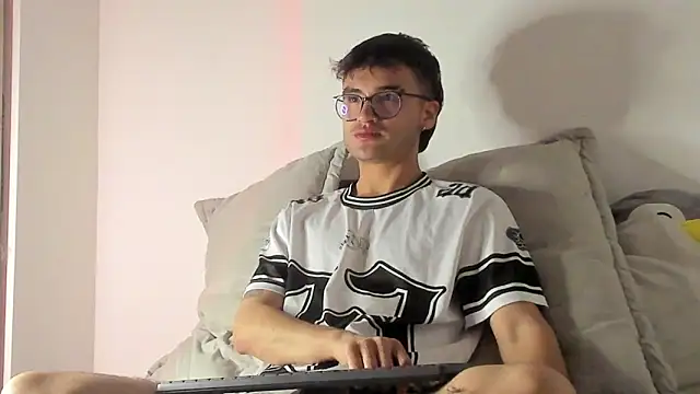 charlie dicker online show from February 21, 4:58 am