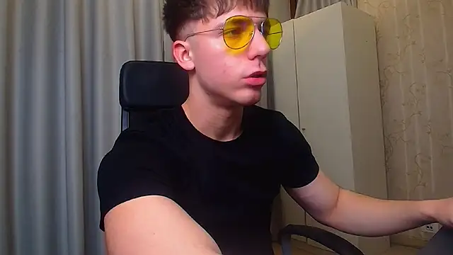 KellenWest online show from February 14, 5:07 am