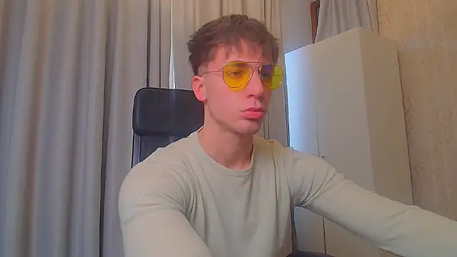 KellenWest online show from March 6, 10:43 am