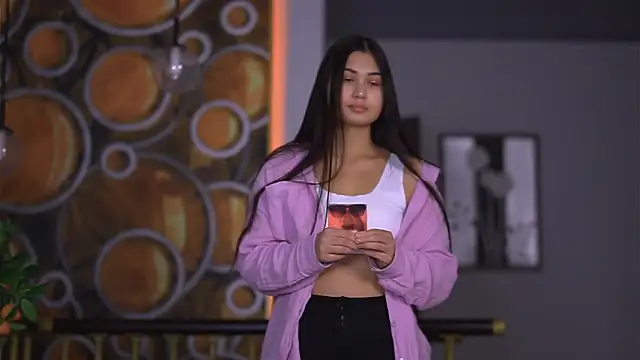 Snapshot of LorettaBeetz chatting on December 21, 7:37 pm LorettaBeetz online show from December 21, 7:37 pm