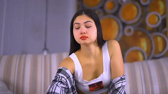 Snapshot of LorettaBeetz chatting on January 5, 5:27 pm LorettaBeetz online show from January 5, 5:27 pm