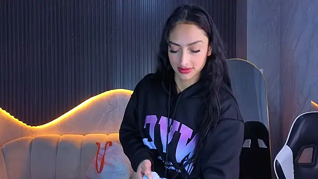 Snapshot of Tifany_Tx chatting on February 26, 12:27 pm Tifany Tx online show from February 26, 12:27 pm