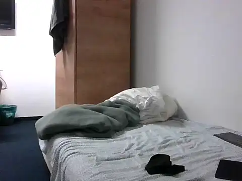 sweetpinoy2027 online show from January 7, 10:15 pm