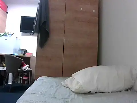 sweetpinoy2027 online show from February 3, 5:38 am