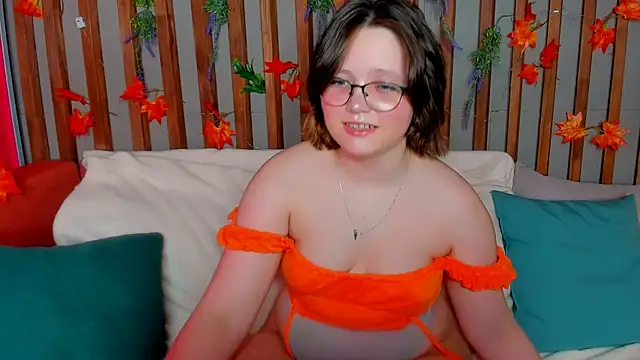 Mary Bryantt online show from December 17, 9:03 am