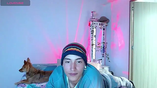 Snapshot of Perfect_match19 chatting on December 15, 11:31 pm Perfect match19 online show from December 15, 11:31 pm