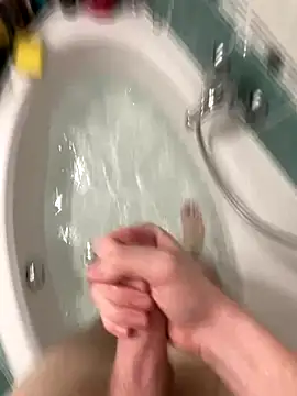 Snapshot of EzioAuditorefirenze chatting on December 15, 8:25 pm EzioAuditorefirenze online show from December 15, 8:25 pm