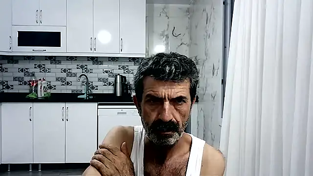 Snapshot of kobra21turki chatting on June 4, 5:17 pm kobra21turki online show from June 4, 5:17 pm