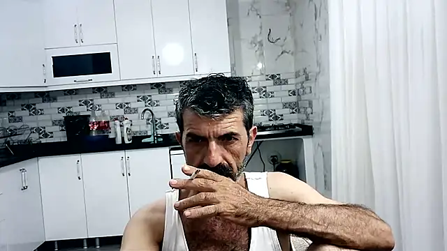 Snapshot of kobra21turki chatting on June 10, 6:42 pm kobra21turki online show from June 10, 6:42 pm