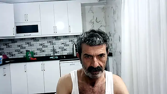 Snapshot of kobra21turki chatting on June 25, 7:41 pm kobra21turki online show from June 25, 7:41 pm