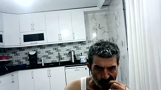 Snapshot of kobra21turki chatting on June 19, 6:25 pm kobra21turki online show from June 19, 6:25 pm