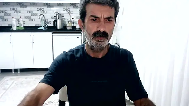 Snapshot of kobra21turki chatting on June 3, 8:02 pm kobra21turki online show from June 3, 8:02 pm