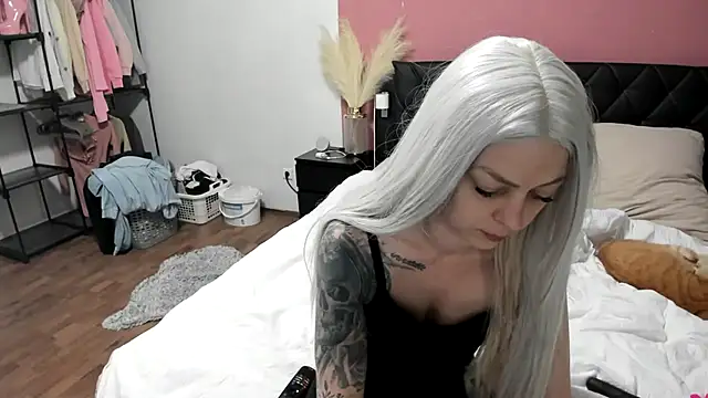 Melina Diamond online show from December 16, 8:13 pm