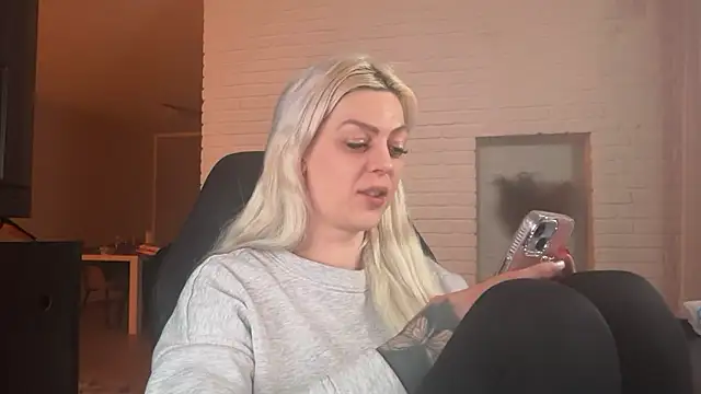 Melina Diamond online show from January 11, 12:28 am