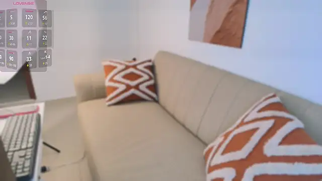 TinyCherryy online show from January 11, 3:30 pm