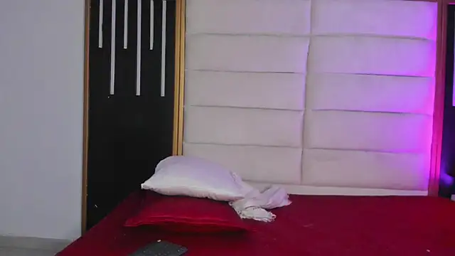 JuliMonroe19 online show from March 4, 1:08 pm