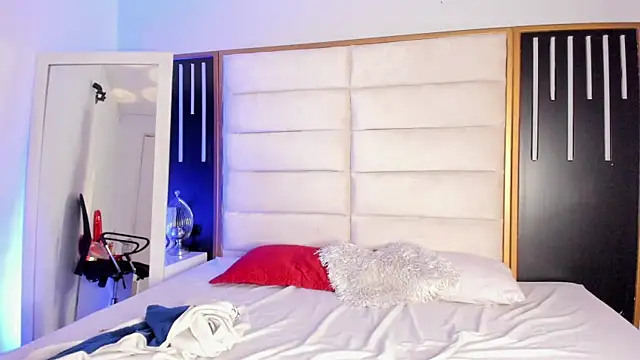 JuliMonroe19 online show from February 20, 1:13 pm