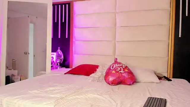 JuliMonroe19 online show from March 3, 12:56 pm