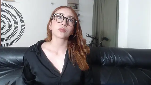 Snapshot of BeautyYoungblond chatting on July 2, 2:23 am BeautyYoungblond online show from July 2, 2:23 am