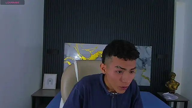 TaylerMiles online show from January 13, 4:49 am