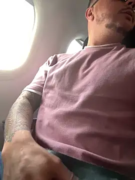 Diegohernan17 online show from December 18, 9:51 pm