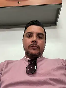 Diegohernan17 online show from March 12, 4:55 pm