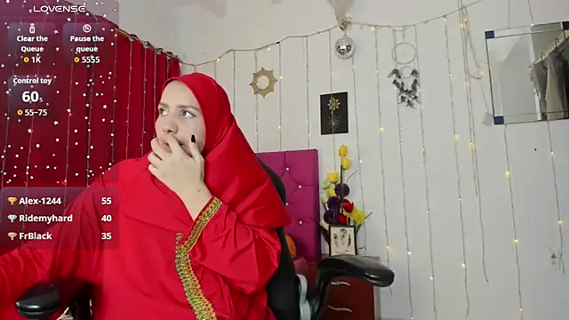 Sara-Maalouf online show from December 19, 8:11 pm